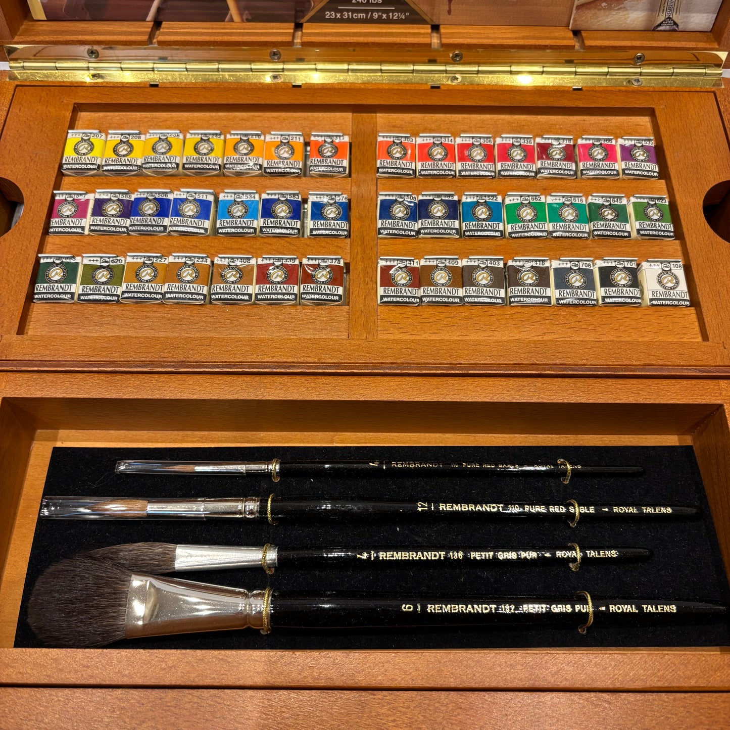 Rembrandt Watercolour Wooden Box Set Master 42 Half Pans + Accessories