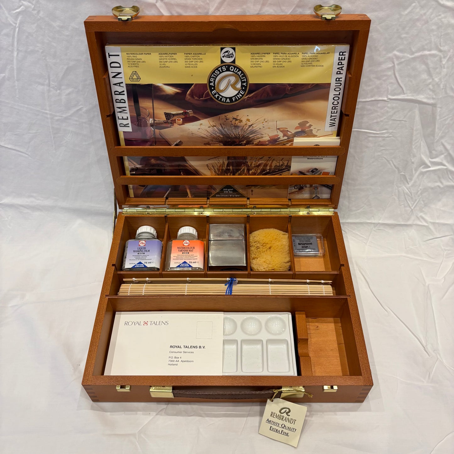 Rembrandt Watercolour Wooden Box Set Master 42 Half Pans + Accessories